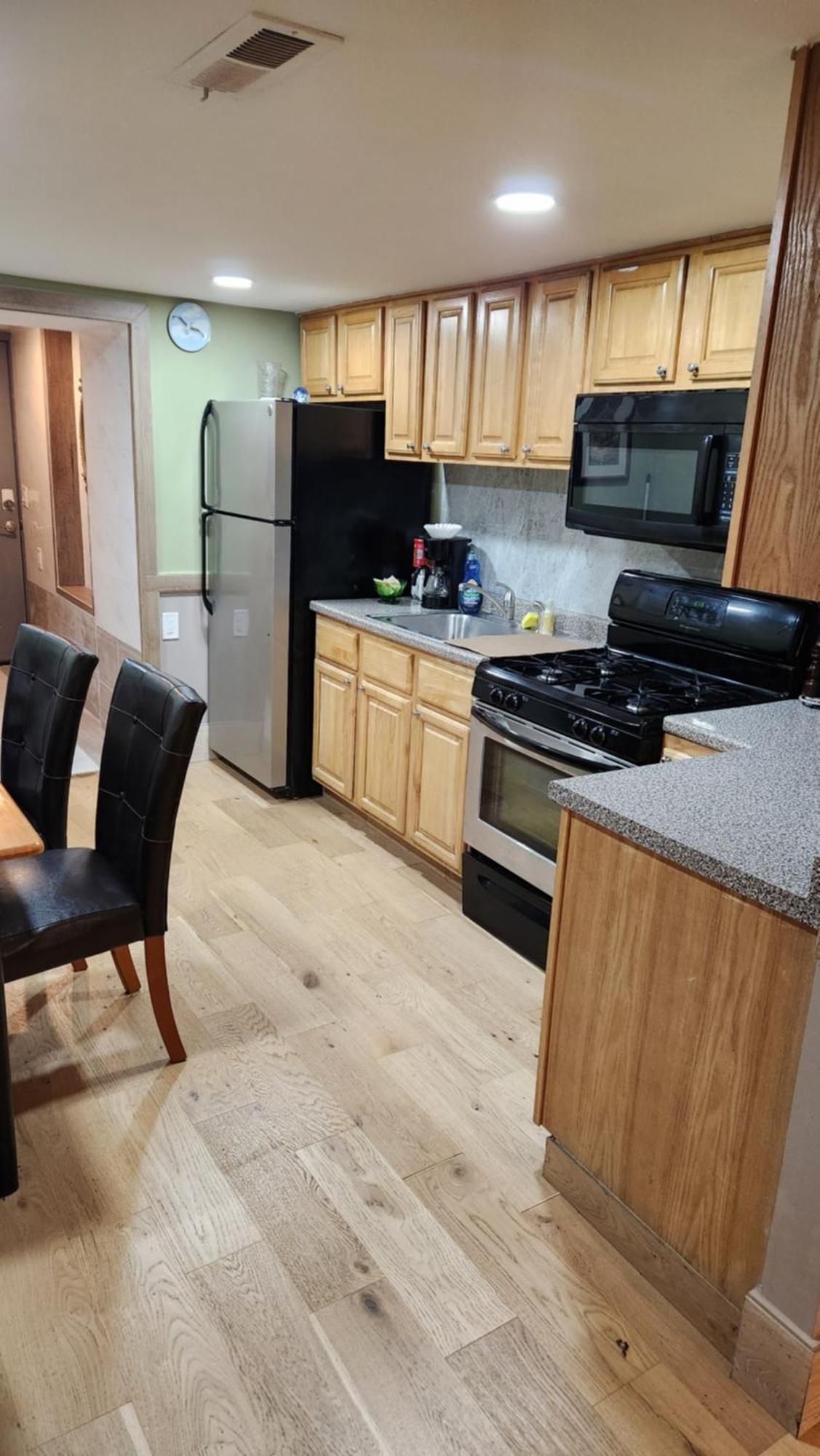 Two Bedroom Few Blocks From The Beach And Tropicana Casino Атлантик Сити Екстериор снимка